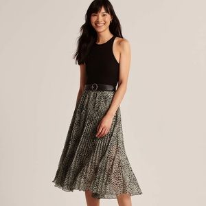 NWOT Pleated Midi Skirt in Olive Green